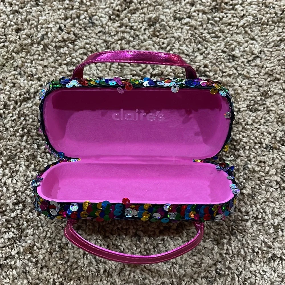 2 pair kids sunglasses and 1 case.